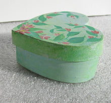 Load image into Gallery viewer, Heart shaped trinket box - Hand Painted
