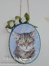Load image into Gallery viewer, Pet Portrait on ornaments.
